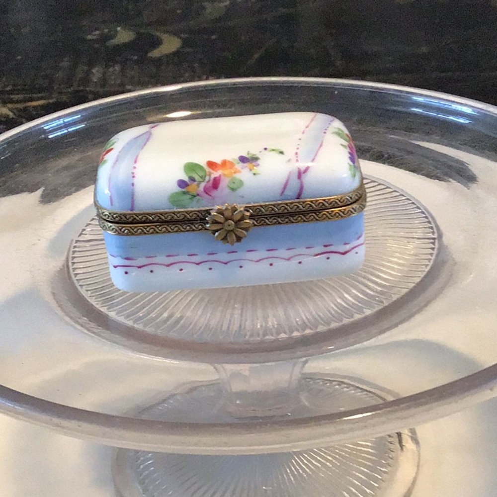 Vintage signed Limoges trinket box